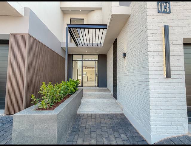 4 BEDROOM FREESTANDING FOR SALE IN FOUNTAINBROOK ESTATE